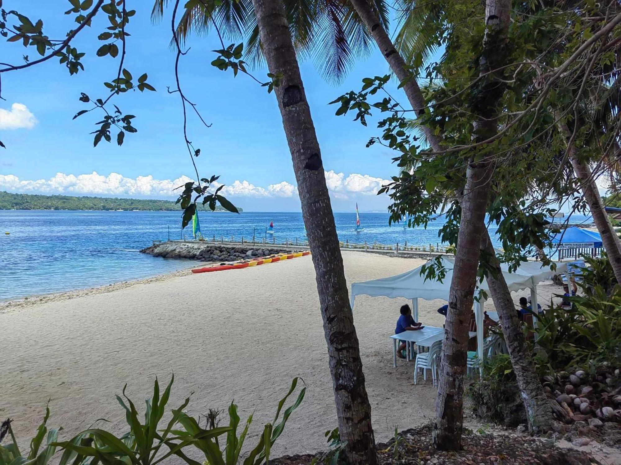 Kembali Condo Resort With Sea View Davao Экстерьер фото