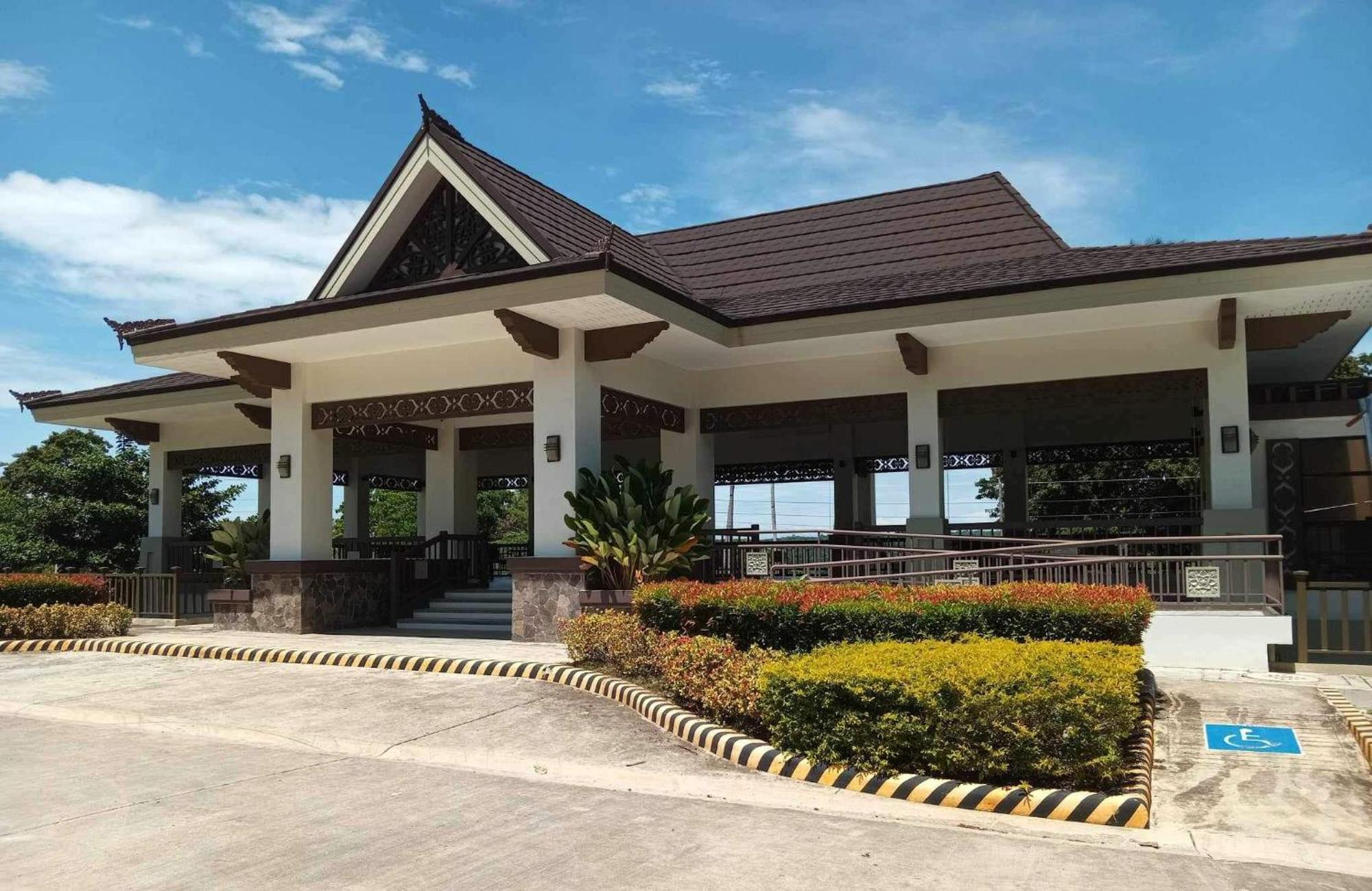 Kembali Condo Resort With Sea View Davao Экстерьер фото